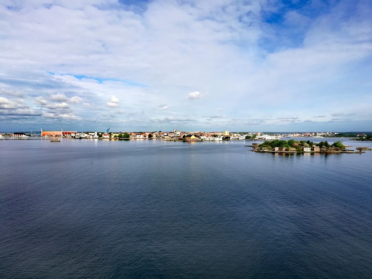 karlskrona-2594960_1280